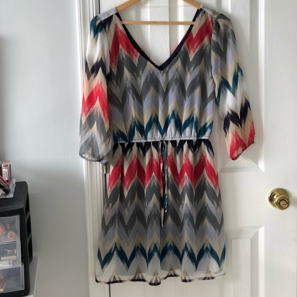 3/4 sleeve chevron dress